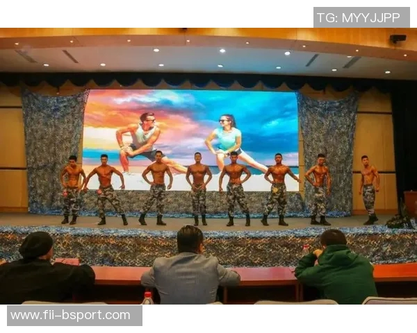 军营版健美大赛太硬核了！士兵们的肌肉震撼全场